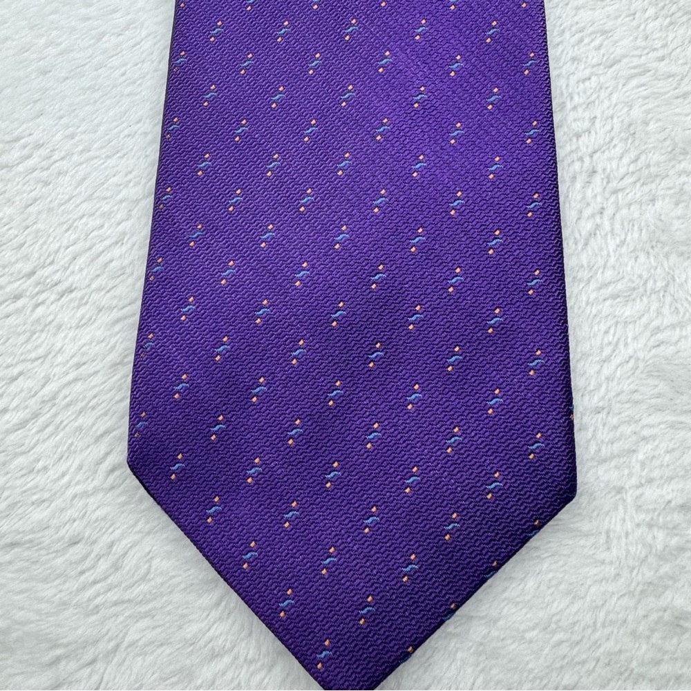 Hickey Freeman purple silk necktie with a micro-dot pattern, woven in Italy.